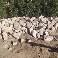 اخوان حجر جزيرة للبيع مثل ما موضح بالصور الإتصال 07800968687