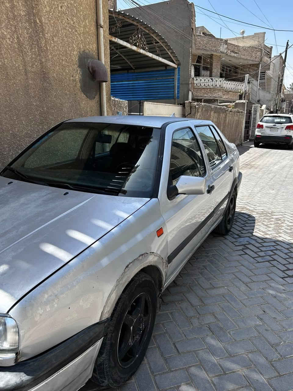السلام عليكم عندي كولف فنتو موديل 1993 بااسمي للبيع حالتهه جيده تبريد *********** الغدير ساحه ميسلون سعر 37 ورقه وبيهه مجال
