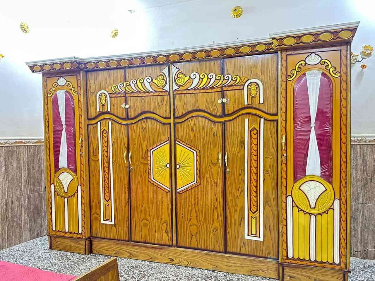غرفة اخشاب صاج ستة ابواب ملحق  اي ضرر ما بيهة نظيفة جداا الزاوية فر السعر ٦٥٠ للتصال  *********** متواجد واتساب
