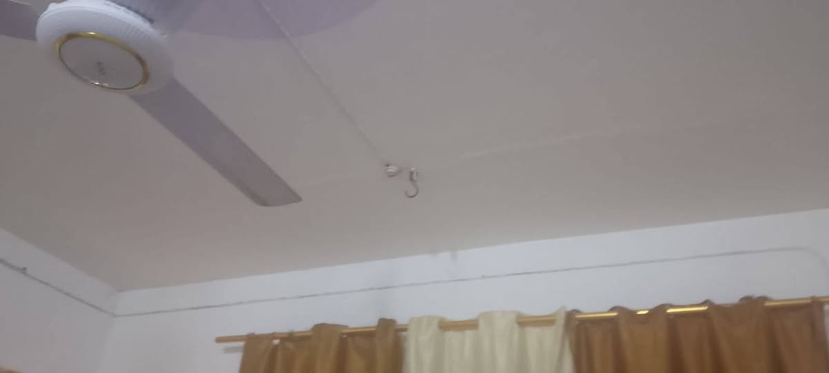 دار زراعي مساحه ١٠٠متر مربع ركن غرفه صاله استقبال مطبخ صحيات درج بيتونه السعر ٢٦ وبي مجال موقع شارع المطار الجديد فرع مجمع جدو  قرب العلويات للاستفسار ***********
