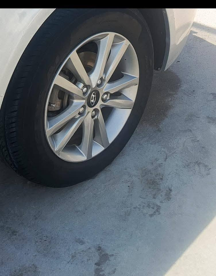 السلام عليكم سوناتا للبيع وارد خليجي موديل 2010 مكينه 2000 رقم انبار باسمي ضررها جاملق الامامي بجهة الصدر تبديل بدون دواخل العنوان صلاح الدين بلد السعر 110 وبيها مجال للاتصال ***********
