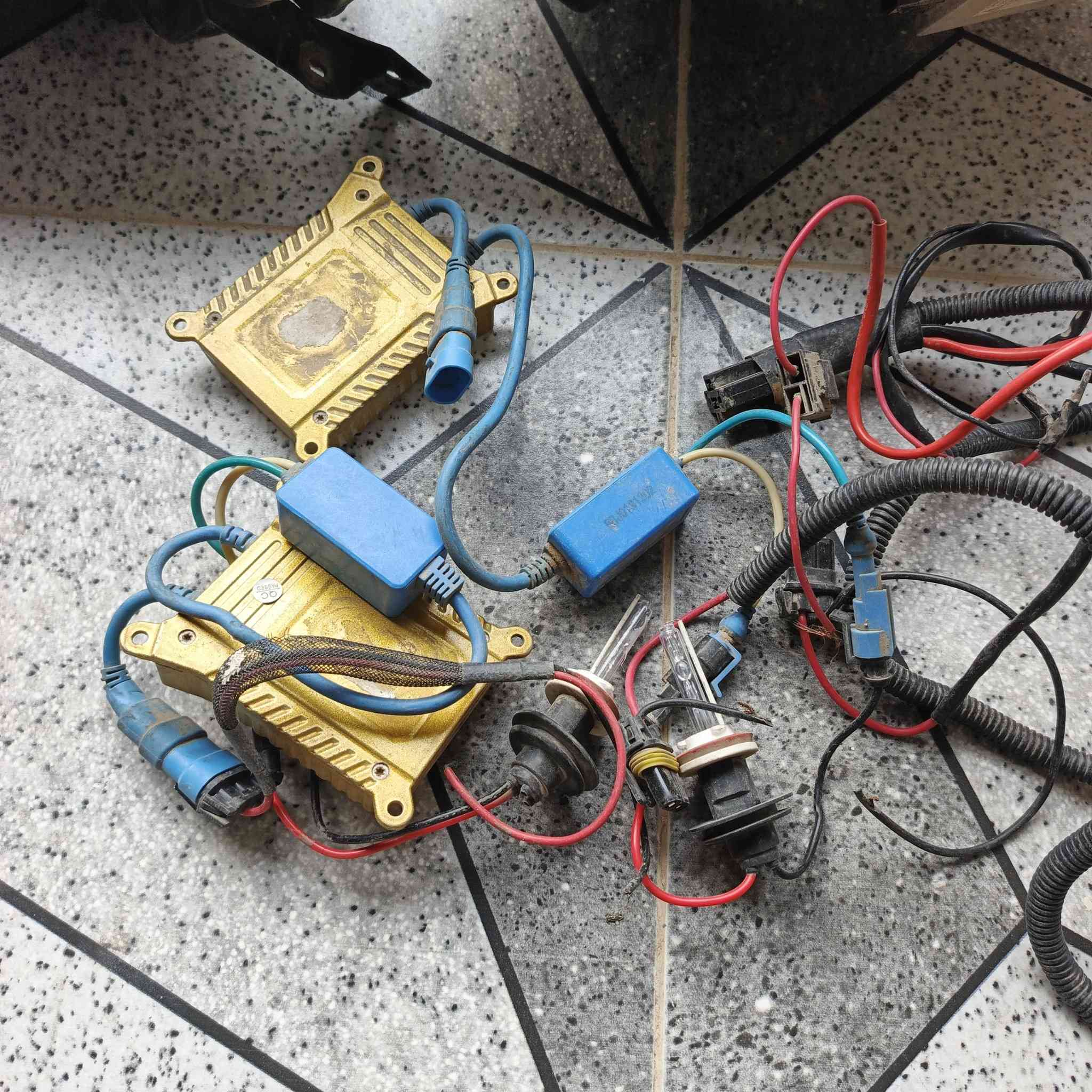 اليتات باجيرو مع زنون البيع المكان السماوه 
‏‪***********‬‏
