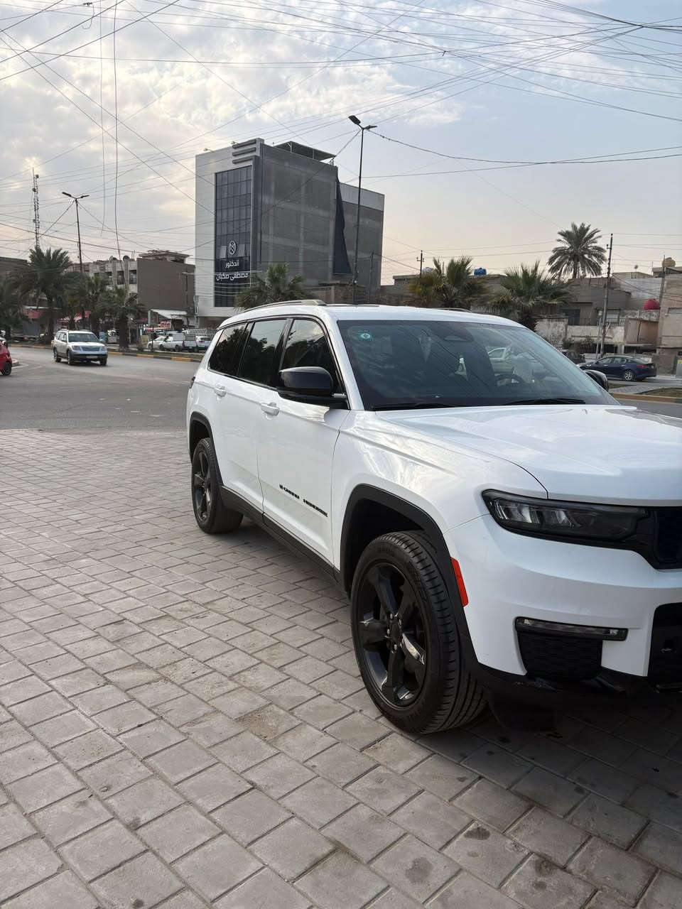 السلام عليكم
جيب شيروكي للبيع موديل 2024 Limited رقم بغداد
7 راكب كراسي منفصل vip
السيارة حادثهه باب الصدر فقط مبدل نفس اللون قطعه اصلية 
فقط بيهه 3 رصعات صغار كلش 
غير هذا زلغ مابيهه
بدون اي ايرباك كلهن سليمات 
ماشيه 40 الف ميل
سيارة دخول جديد صار تقريبا 4 او 5 اشهر 
على ايدنه جايبيهه من امريكا لاشركة ولا من المعارض
السيارة جديدة بمعنى الكلمة
صور الحادث موجودات بالمنشور
سعرهه 32 الف دولار 
320 ورقة مكاني بغداد للاتصال ***********
