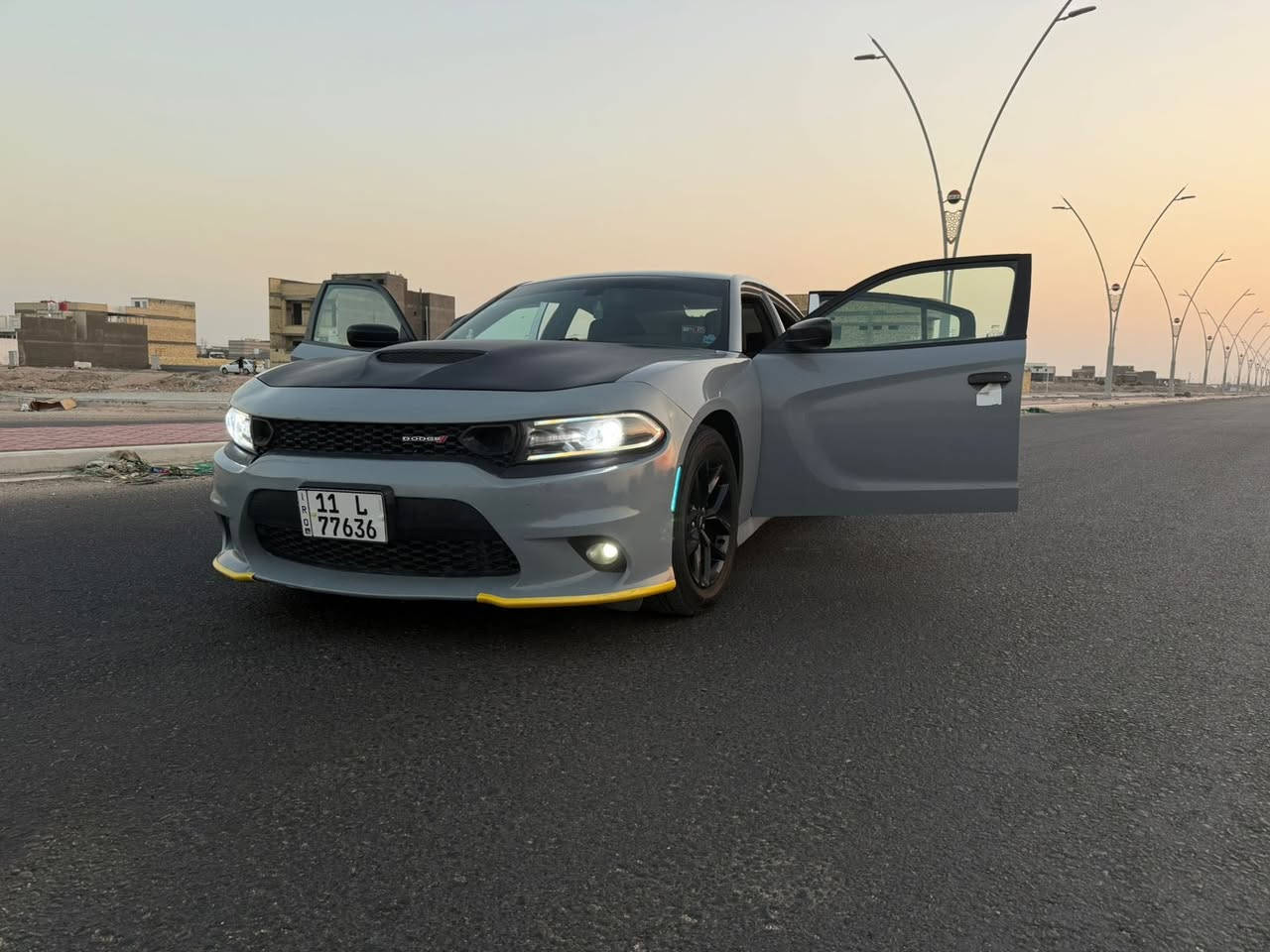 سلام عليكم
جارجر موديل 2020 

لون سموك 

 ماشية 65 ميل 

رقمه بغداد بأسمي

سيارة ضربته جاملق وبنيد  

وضربه صارت بيه بالعراق كلش خفيفة ناشر صورته اني 

سعره ب215 

***********
