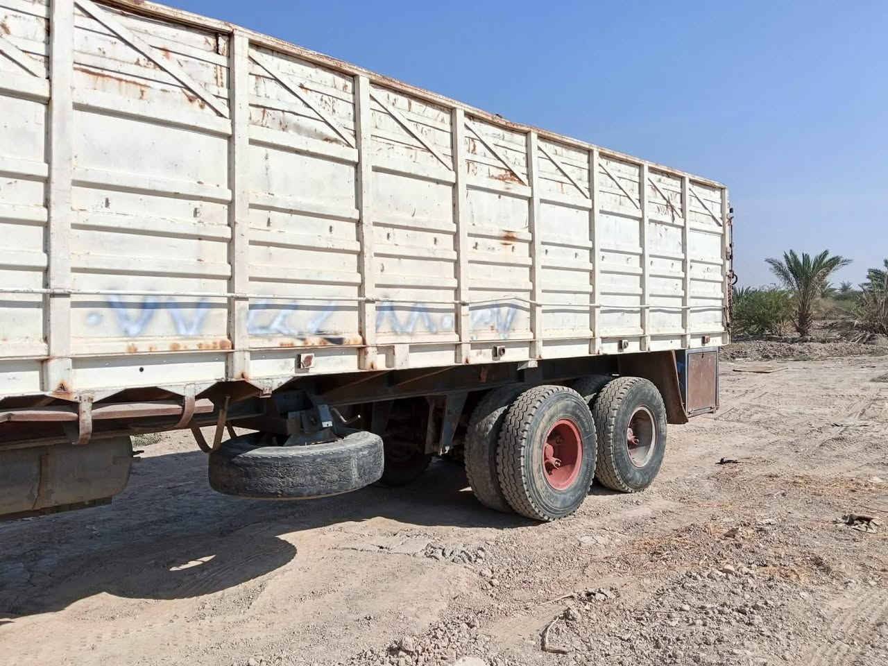 سلام عليكم عربانه بلوم جناب للبيعدناكير 14 صيني شريط 55 الماني شاصي قطعتين  مكاني  ناصريه قضاء الفجر رقم الهاتف ***********
