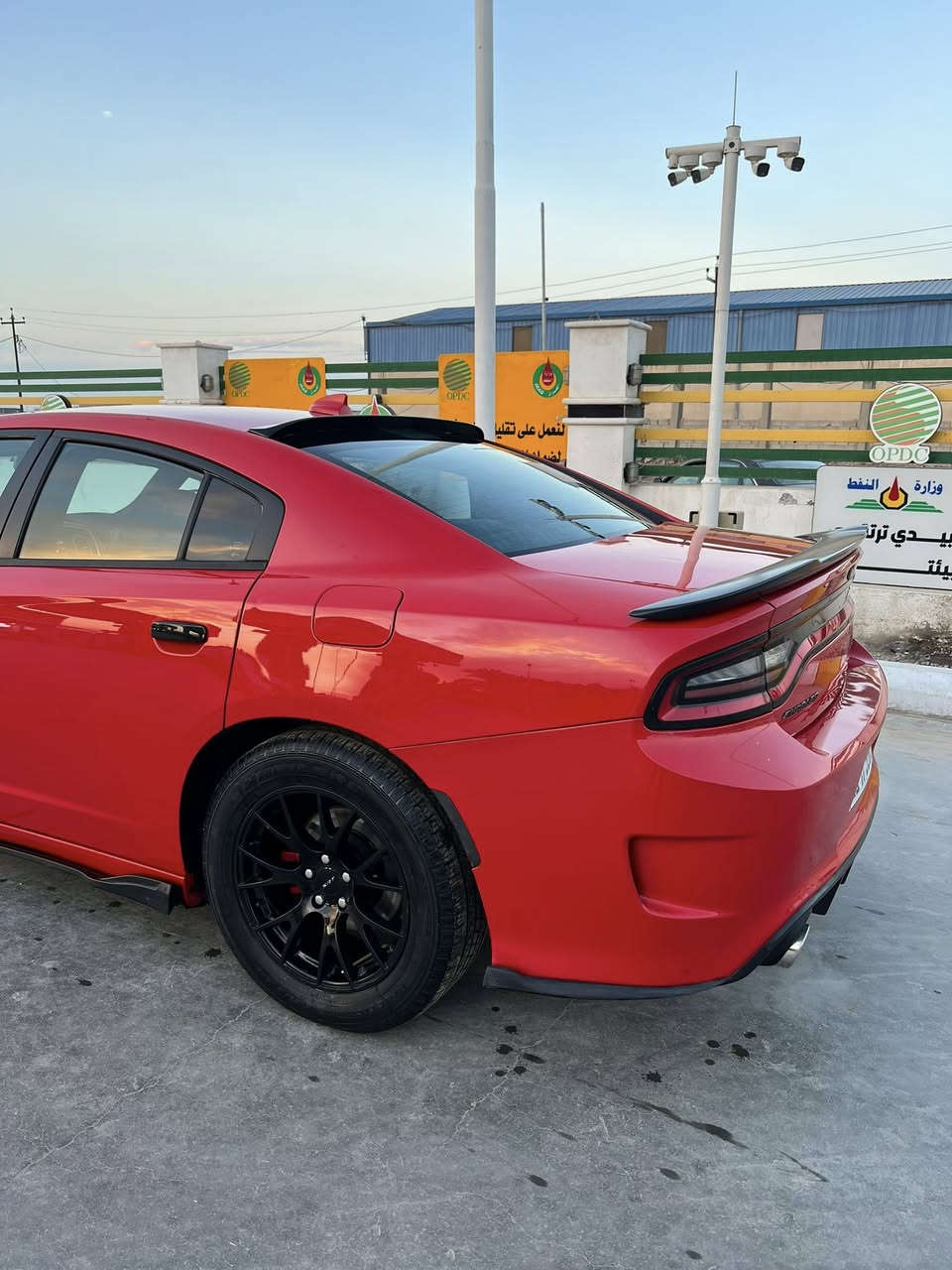 سلام عليكم 
جارجر 2016 مرتبه ومصروف عليها بدون اي نقص
ارتي فول عدى الفتحه 
جاملغ وبنيد فقط بدون دواخل 
رقم بغداد بسمي 
مامتواجد عل فيسبوك 
***********
