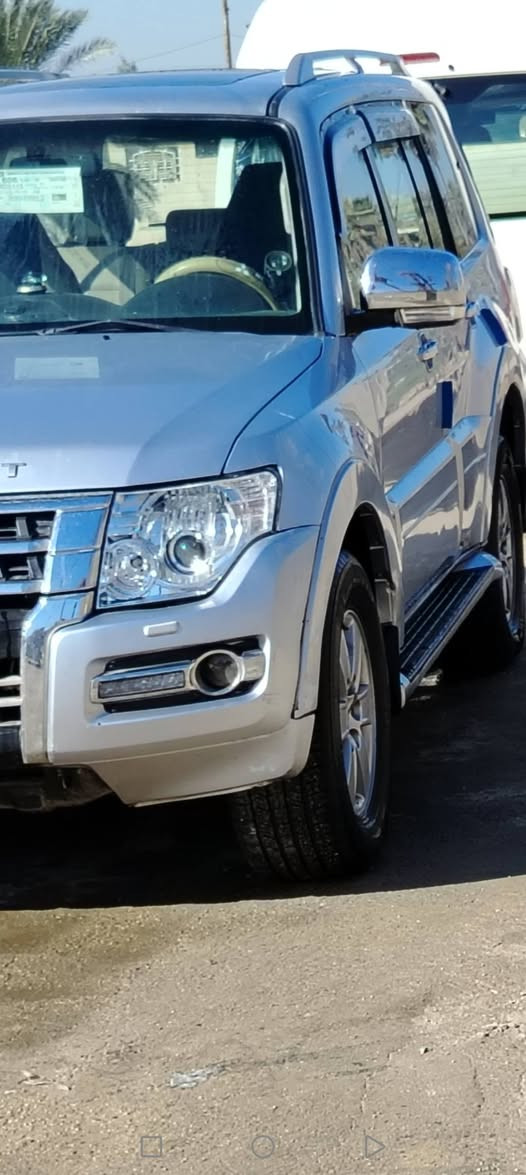 السلام عليكم باجيرو للبيع 2008 رقم بغداد باسمي مكفوله عام فول حبتور سعر125 مجال قليل سياره جديده جدا وادامه كامله ترايك للحدود***********
