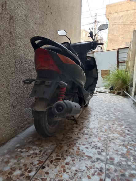 دراجه ماكس ثعلب السرعه 140 شلعه ومعدل اشاير يمنه يسره شغال لايت شغال كهربائيات كلهه  شغاله الدراجه متروكه بس كابريته وصخه يرادلهه تبديل بس الدراجه تشتغل السعر 650 وبيهه مجال رقمي *********** مكاني بغداد حي الجهاد
