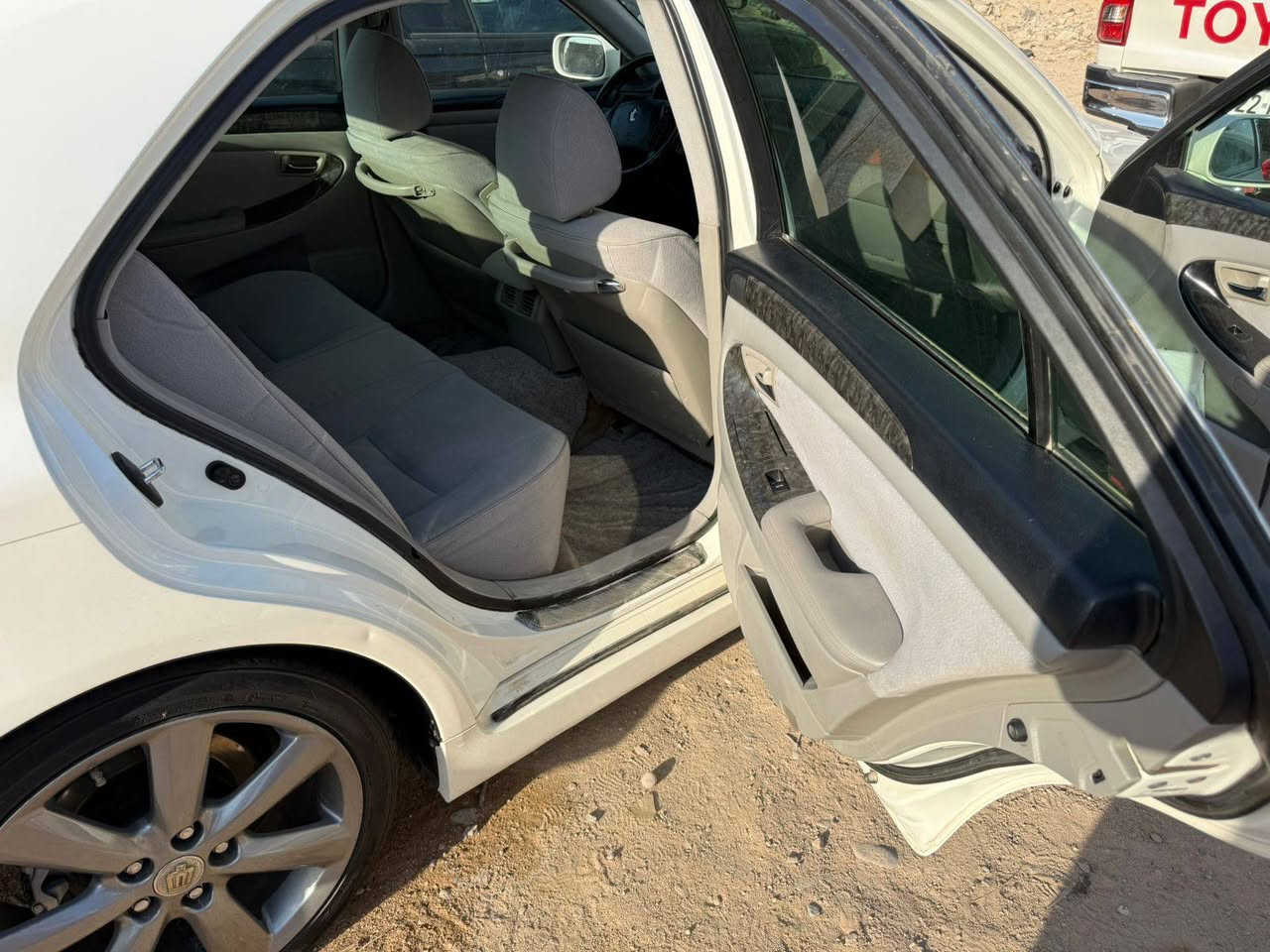 كراون رويال مديل 2005 مكفول تحويل ثاني يوم رقم دولي جديد  السعر 150$ امريكي للاستفسار ***********
