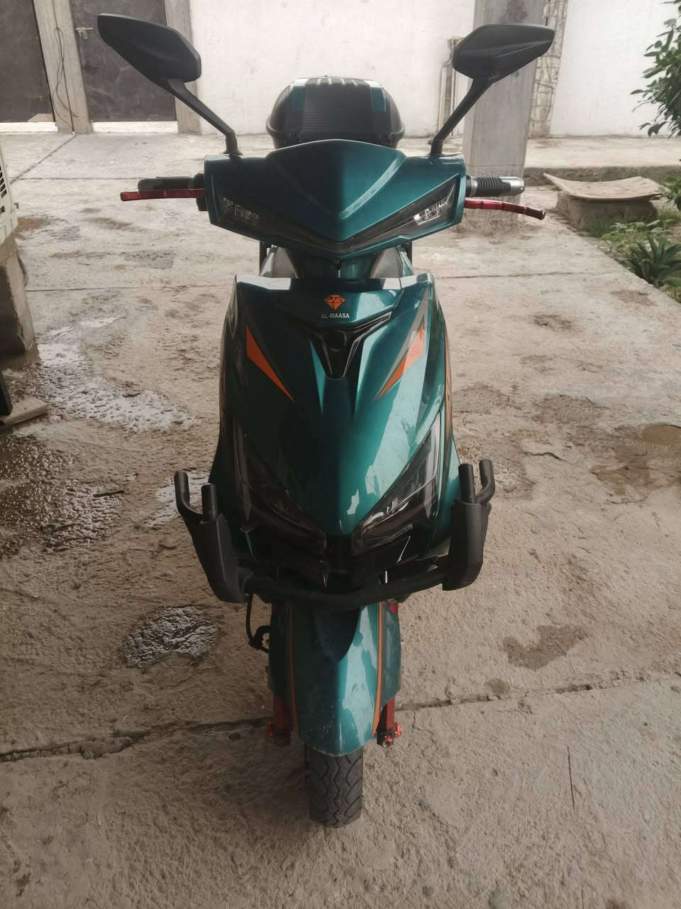 موطور شحن للبيع 6 بطاريات السعر 700  بعده جديد الاستفسار ***********
