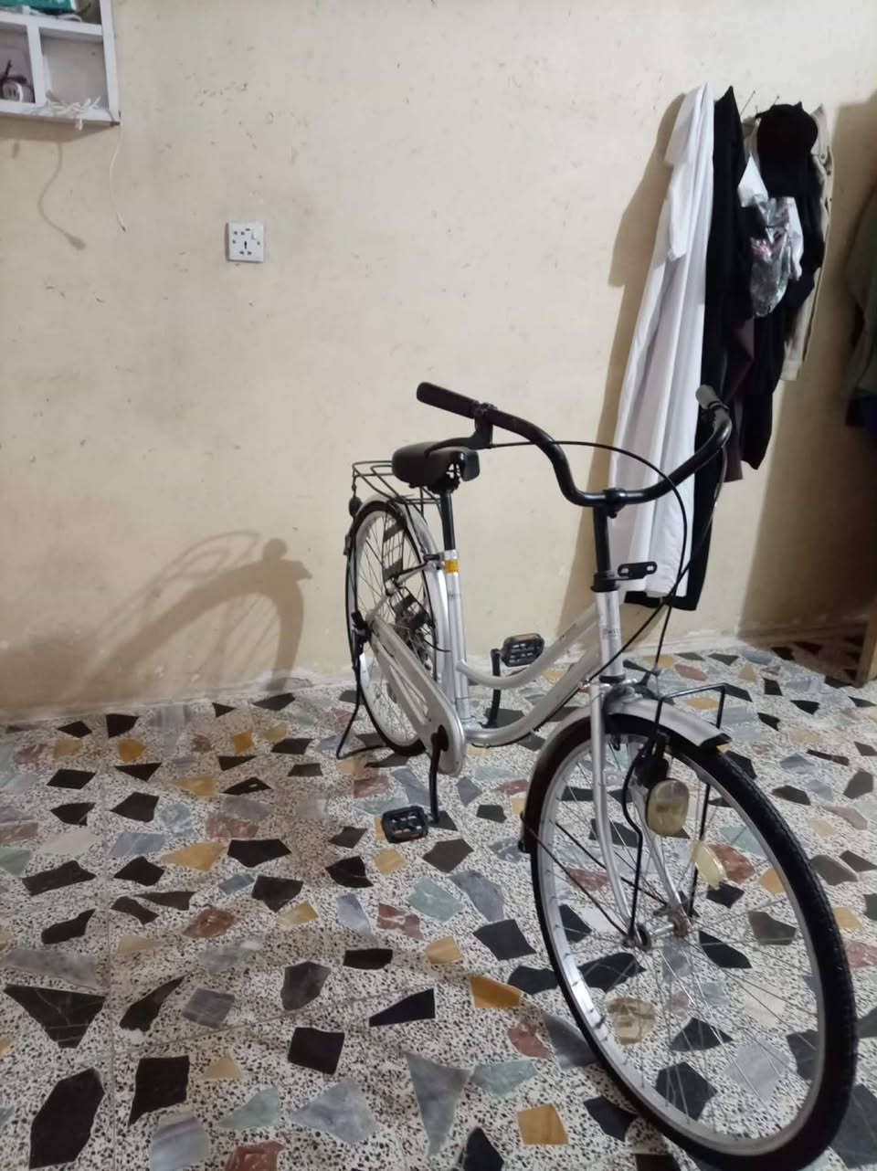 السلام عليكم بايسكل بناتي ياباني باله كلشيء ما بيه ما عوزه شيء نظيف للبيع مكاني بغداد حي البتول سعره ٨٠ الف وبيه مجال قليل وهاي صورته وتفاصيله للاستفسار الاتصال على الرقم ***********
