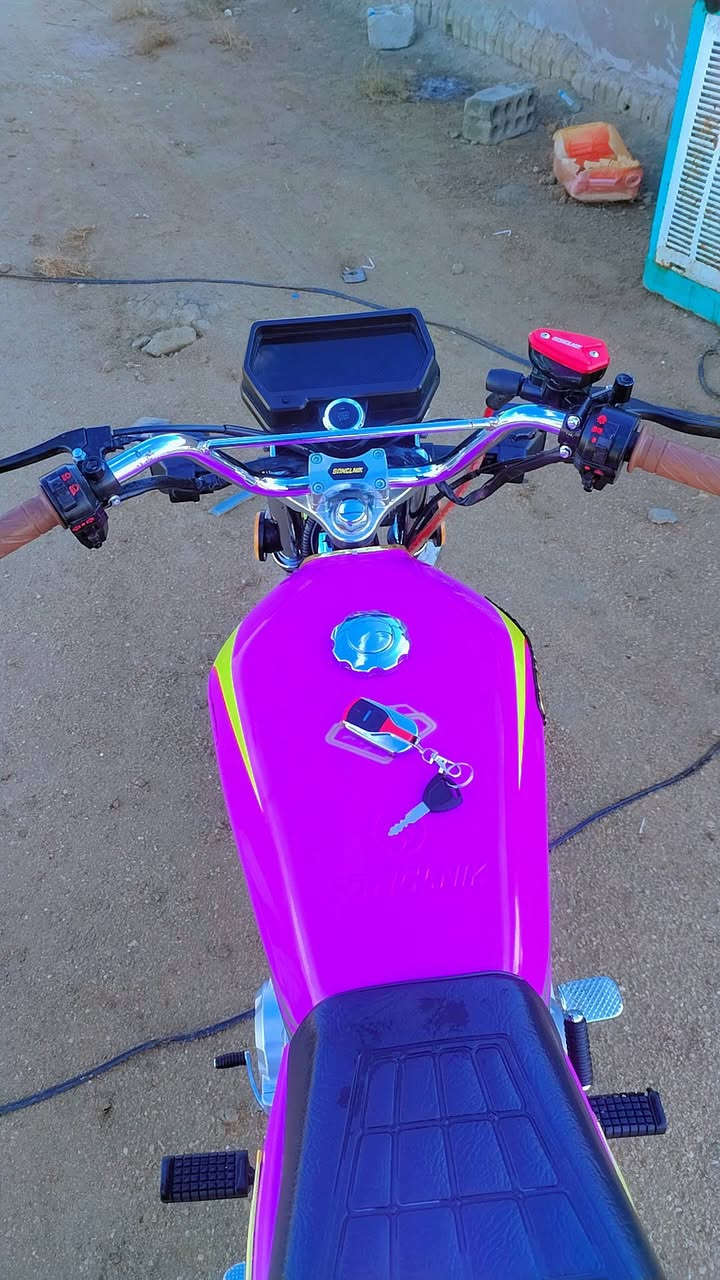 يا الله السلام عليكم دراجة البيع سيفان موديل ٢٥ مكفوله كفاله عامه أوراق كامله الدراجه جديده وحلو مكينه ٢٠٠ وشرط انضف من الصوره كهربائيات كله شغاله بصمه عن بعد جهاز انذار شرط انضف من الصوره السعر ٧٥٠ وبيه مجال الشراي يتصل وبيه خير ويدلل ***********
