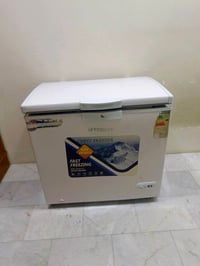 مجمدة 10 قدم ماركه توسوت نضيفة جدا سعرها 250  الاستتفسار 07710819544 ا...