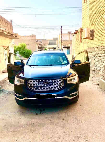 للبيع سيارة:GMC اكاديا فئة SLE لون نيلي   
•الضرر:جاملغ مال سايق 
•الرقم :بغداد بسمي سنويه جديده هسه سويتهه
•الايرباكات:سلميه
•المواصفات :
▪️السيارة:جي ام سي اكاديا SLE
▪️الموديل:2017
▪️المحرك:6 سلندر 3600
▪️العداد 140 الف  كيلو 
▪️الويل: ويل كب بلادي
حداديه هسه سويته 
▪️كامرة خلفية دوارة مع الستيرن
▪️لايتات اصفر عالي وناصي مع حاجب لدات
▪️:دواخل ابيض  دشبول جوزي 
▪️ثلاث قطع تبريد
▪️تدفئة  
▪️حساسات 
▪️6راكب 
▪️سايد بريك دكمة
▪️سستم صوت 
▪️تطعيم ملكي داخل  المركبة
▪️شاشة الدشبول:شاشة حجم كبير للتحكم بايعازات
 السيارة 
▪️بصمات للابواب عدد 4
▪️تحكم ستيرن جهتين بلوتوث وحاكية وكروس سرعة وتحكم صوت 
▪️منافذ USB امامي وخلفي
▪️نظام ABS مانع انزلاق
▪️السيارة نظيفة  كلش  
 مناقصه اي شي شغل وطلع  
شراي يتصل ***********
