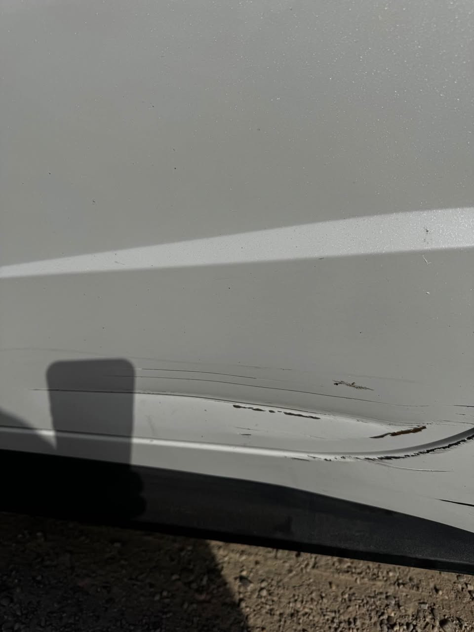 للبيع سوناتا 2021 
السياره بحاله كلش زينه 

المواصفات:
.محرك 4 سلندر 2.5
.كير لابتوب جديد 
.شاشه + كامره 
.تحكم بالمقود الي 🤖
.تحديد مسار 
.رادار
.تبريد قوي 
.فول مواصفات ما عدى الفتحه 

الملاحظات (للامانه)

.حادث بنيد + جاملغ من امريكا
. ضربه بل باب مثل ما موضح بل صوره
.شوي بارد بل جاملغ الخلفي 
.بيها طخه باب السايق و باب الصدر و الورا 

🔴كلشي موضح . السعر مقابل الحاله 
السعر / 150 ورقه 
للاتصال /*********** بغداد, العراق
