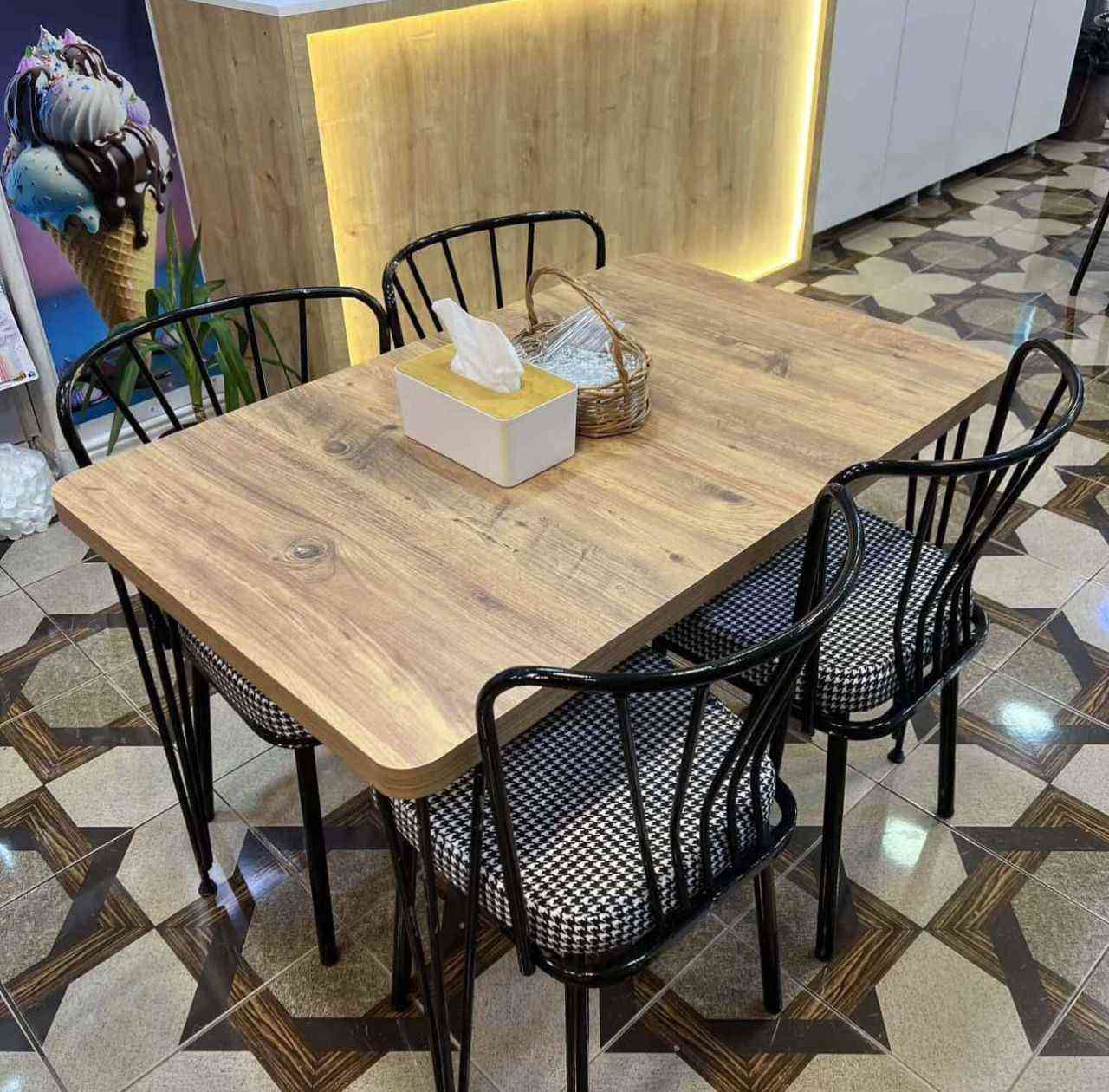 ميز طعام ٤كراسي  طول ١١٠ العرض ٨٠ 

#السعر 125 مع التوصيل بلاد رز, ديالى


**إذا كنت صاحب هذا الإعلان وتريد حذفه لأي سبب، رجاءا أرسل رسالة إلى الدعم الفني**