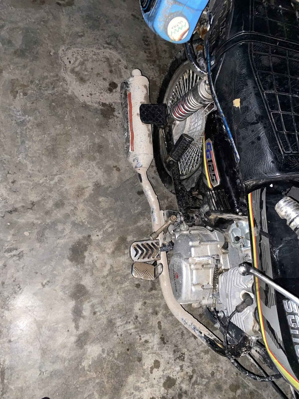 ‏سلام عليكم عندي صلصة ￼مراوس بكاتم ***********
