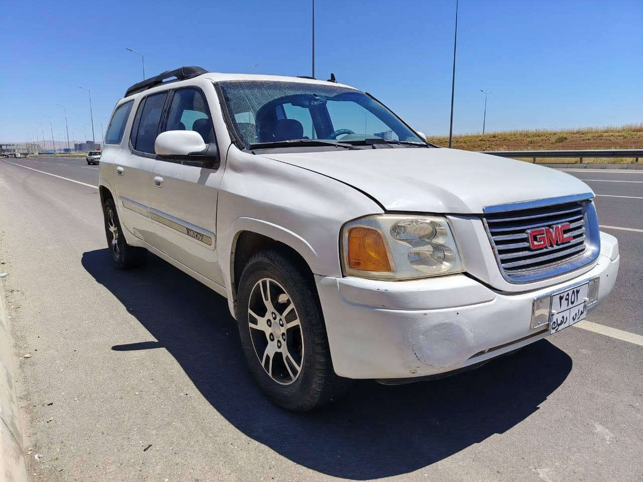 فرۆشتنی خێرا 
GMC 2006
مەکینە ڕەشی مەرغوب 
گێڕ تۆماتیک 
شەش پستۆن
ناو فۆرمیکا
بەس سلایت نیە 
دوو سێ پارچەی بۆیاغە من بەعام دەیفرۆشم
لێدران و وەرگەڕان و موس و براوە بەشەرت
چوار تایە و ویلی خاوێنی لەژێرە
گۆڕینەوەش دەکەم بە سەیارەیەک بەدڵم بێت 
لە هەولێرم موشتەری تەلەفۆن بکە یان نامە بنێرە 
***********
*********** أربيل, العراق
