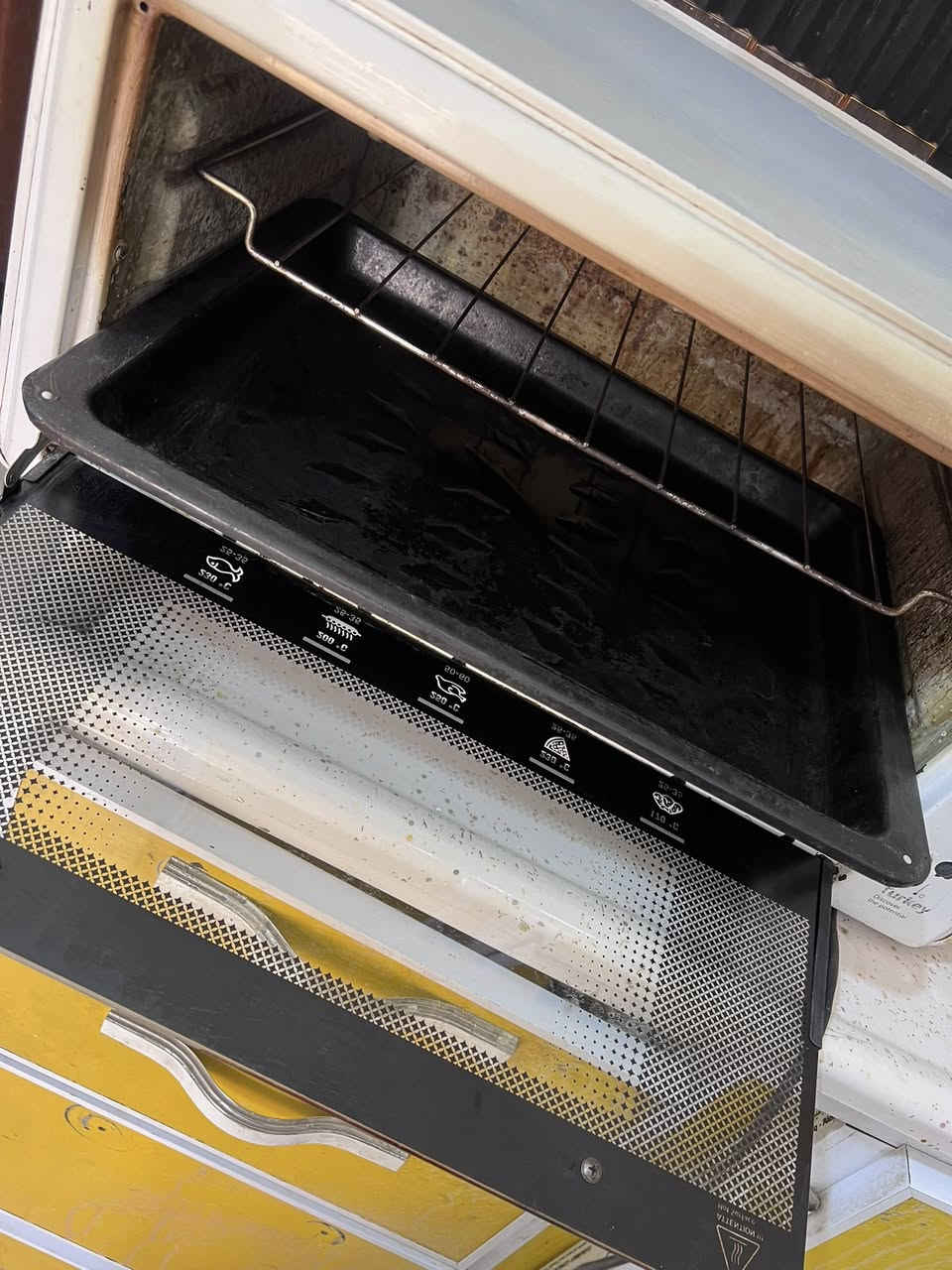 اوفن جديد للبيع نظيف وشغال كلشي مابي شرط تفحصي قبل لا تاخذي 

٣٠ الف


**إذا كنت صاحب هذا الإعلان وتريد حذفه لأي سبب، رجاءا أرسل رسالة إلى الدعم الفني**