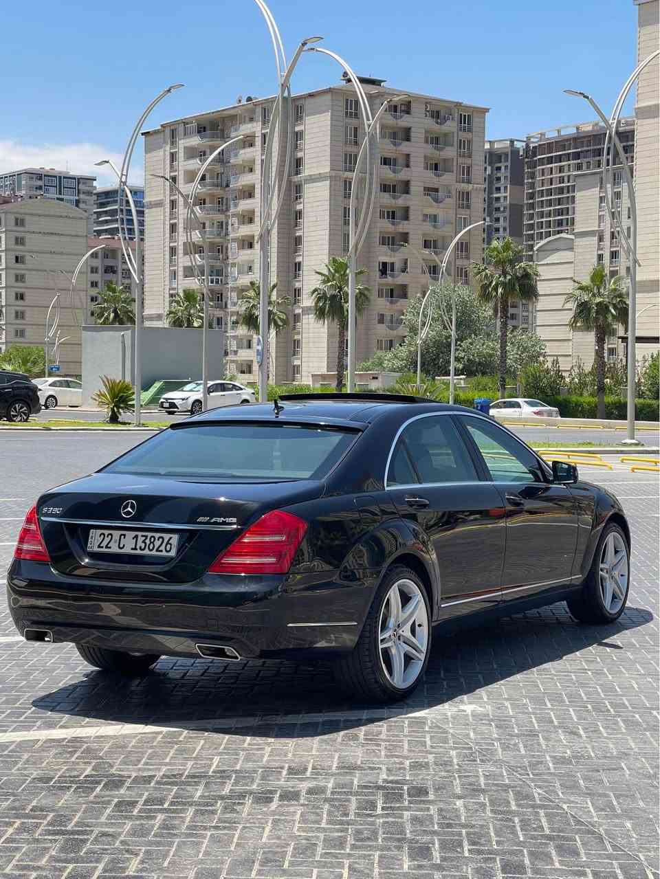 mercedes benz 2010 s350
بێ سبوغ 
گێڕ مەکینە تەبرید بەشەرتە
تحویل غەڕامە بەشەرت
١٥٨ هەزار کیلۆمەتر ڕۆیشتیە
سەیارەکە زۆر نوێ و خاوێن مایتەوە
مواسەفات فول
سعر ١٨٨ وەرەقە و مەجالەکی کەمی تێدایە
بۆ زانیاری زیاتر ***********
ناونیشان هەولێر أربيل, العراق
