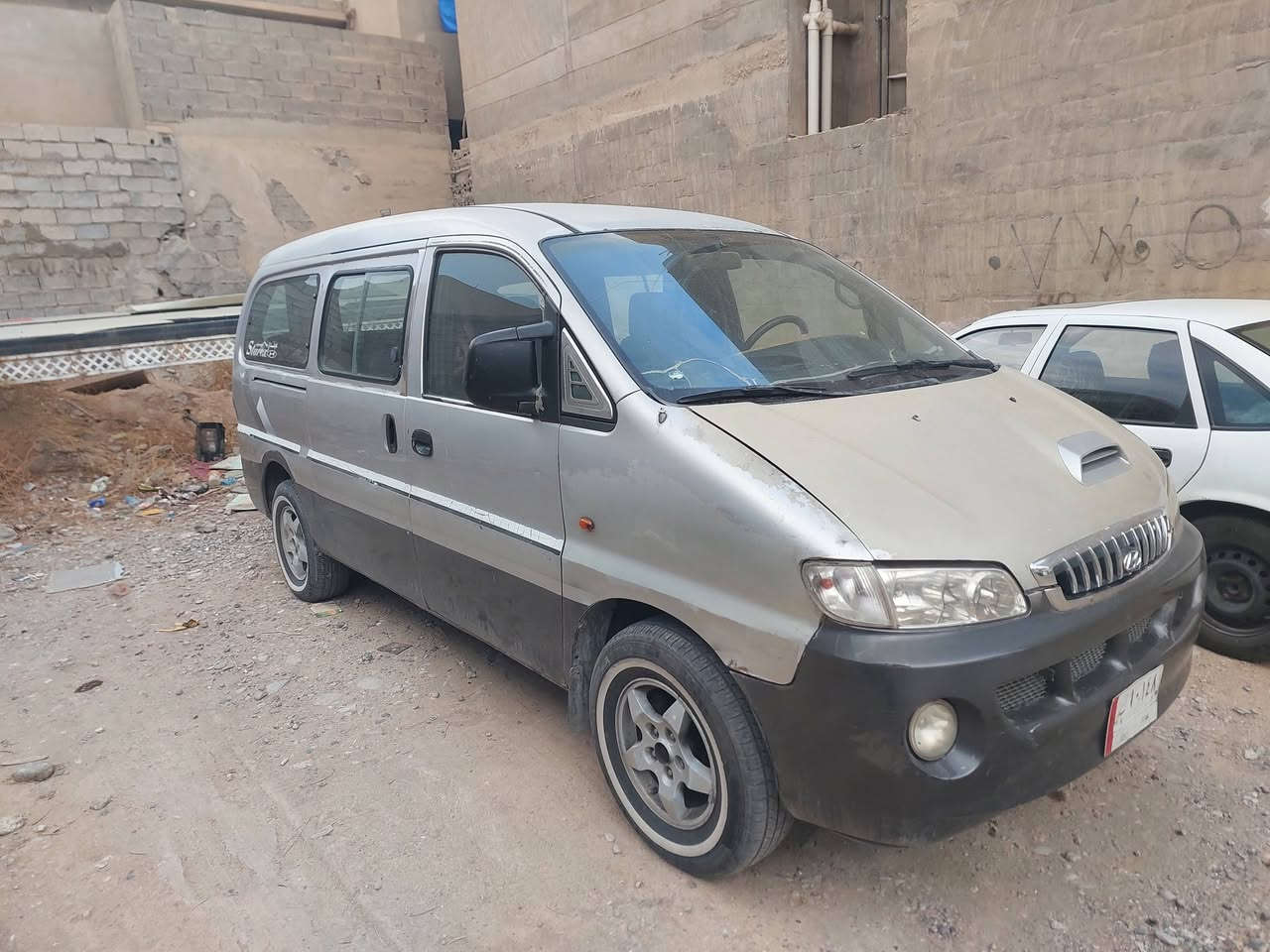 للبيع موديل ٢٠٠٠ مكفوله سوبر كاز ١١ راكب  سياره بدون ضربه شواصي بس واحد معمر درجة أولى وثاني شركه رقم بغداد مشروع مكينة كير صدر شرط سعر مناسب ٤٨ مكان سياره كركوك *********** واتساب مفتوح الي يريد يراسلني ما اجاوب على تعليقات
