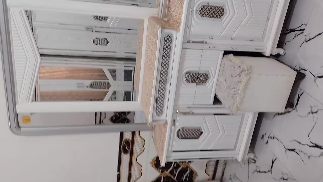 غرفة نوم للبيع
اخشاب عراقي اصلي 
العنوان رمادي الشراع 
السعر2500 مليونين ونص وبيه مجال
للاستفسار على هذا الرقم
***********
