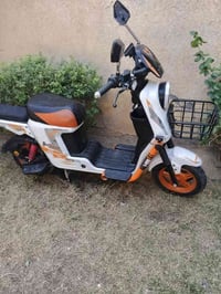 دراجه عالشحن خمس بطاريات صار شهر من اشتريتها ب 600 واريد ابيعها ب 400 ...