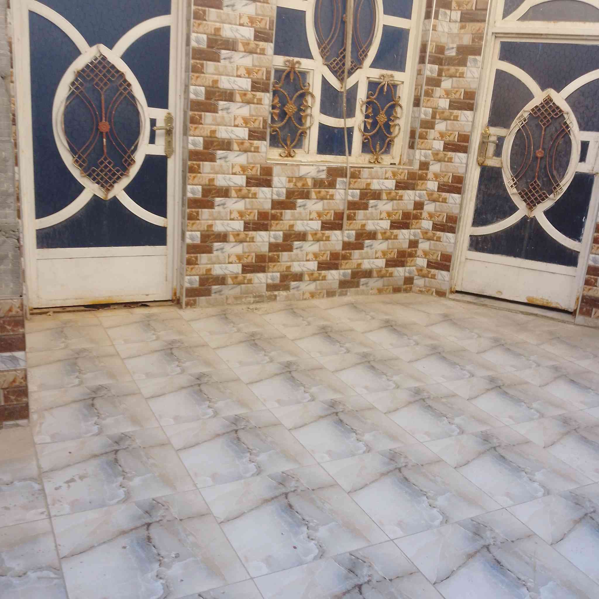 بيت خلفي للبيع حي الحكيم هاتف***********  السعر 86مليون
