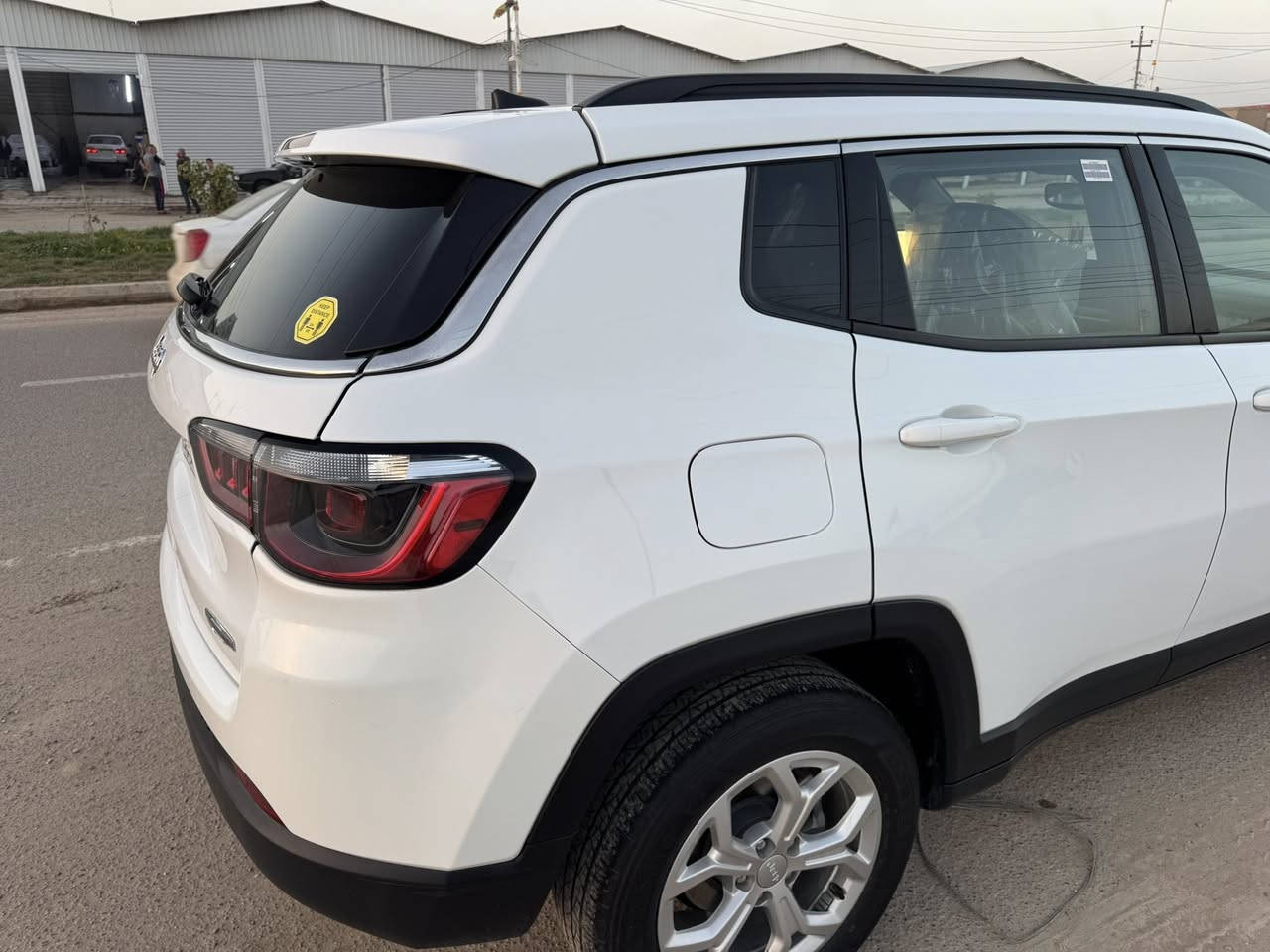 🔹 للبيع جيب كمباس 2024
ماشيه 30 الف 🔹
السعر 155 بيه مجال 

🚙 Jeep Compass موديل

🎨 اللون: ابيض صدفي  (SILVER)

⚙️ 

⛽ الوقود: بنزين

🚘 نظام الدفع: 4×4 مع دفع أمامي

📍 الموقع: ذي قار الشطره

📌 تترقم جميع المحافظات

🔧 الأضرار السابقة:

فقط بنيد 

✅ مصلحة بالكامل 

✨ الدواخل والمواصفات:

شاشة وسطية

تحكم من المقود

تكييف ممتاز

السيارة مرتبة وجاهزة للاستخدام

📞 للاستفسار والاتصال:***********
