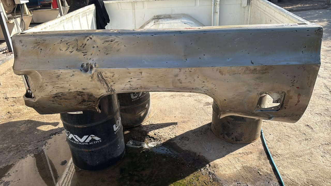 بدي مصفح عدل بلادي c10 للبيع
بدون تاكسد 
بابتين بانزين بلادي 
بدي وارد 
باب بدي بيه ملاحظات ويه باب اضافي 
للمعلومات ***********
مكان بغداد
