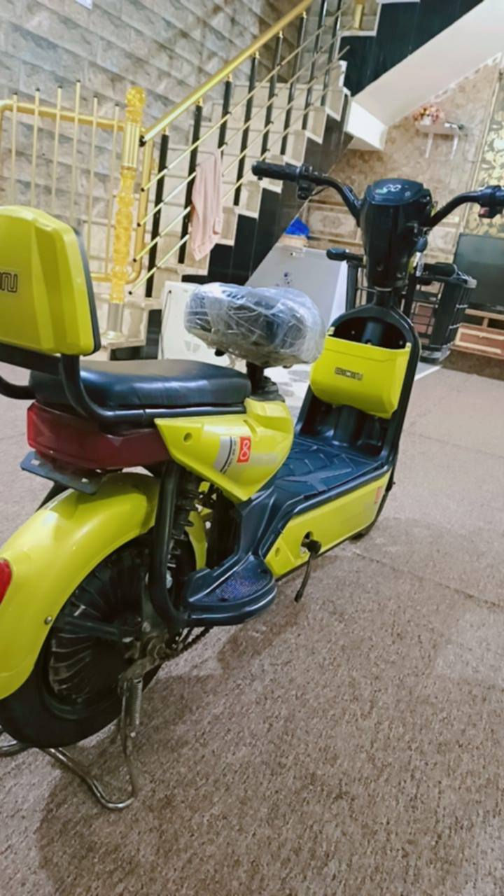 السلام عليكم بايسكل للبيع عنوان الرضويه حجم 14 بايسكل جديد رقم الهاتف يتواجد ما متواجد على الخاص بس على الخط ***********
