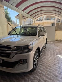 للبيع لاندكروز موديل 2019 ساز رقم بغداد بإسمي مكفولة كفاله عامه من صبغ...