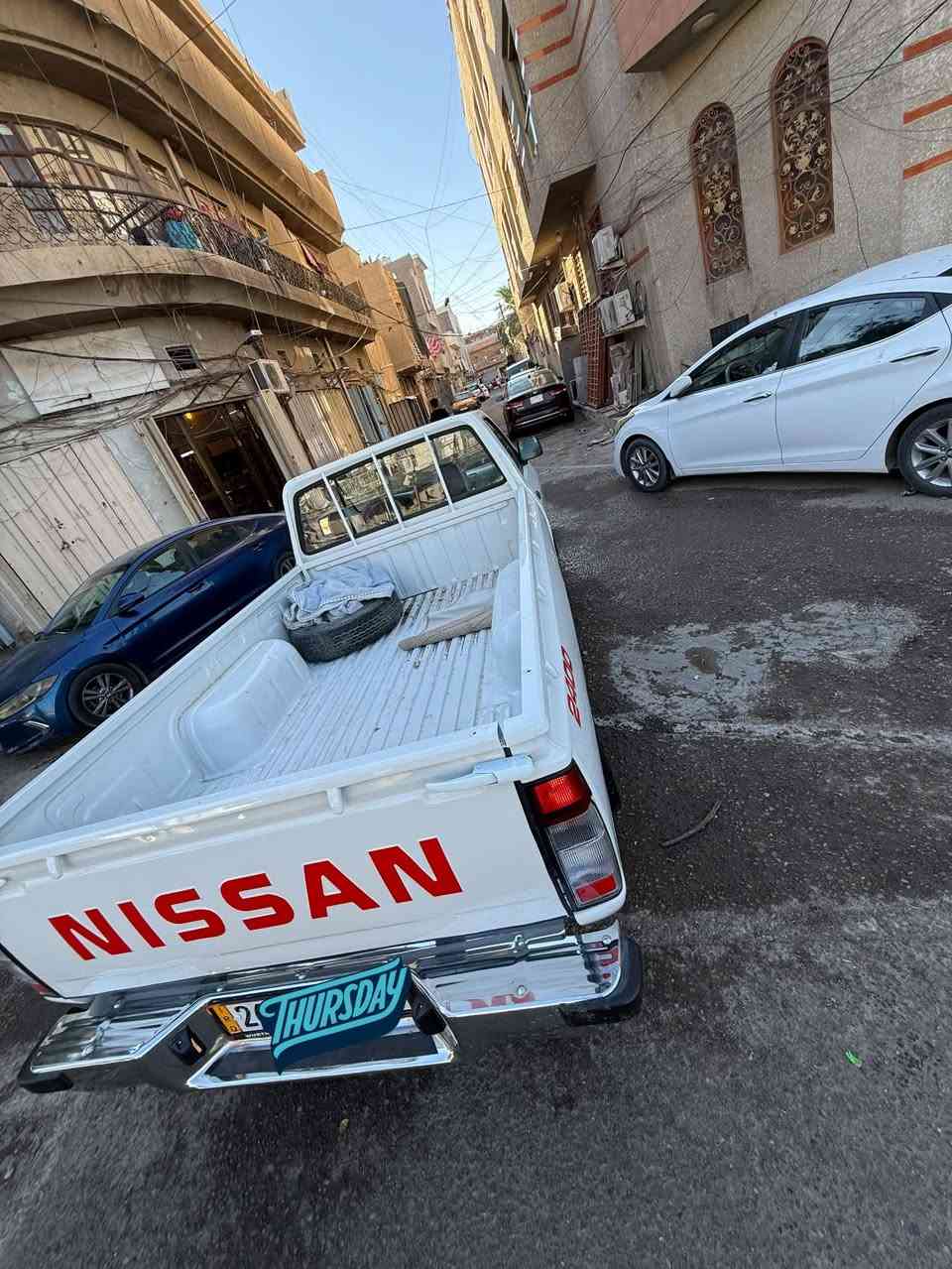 سلام عليكم 
بيك اب نيسان تك قماره شبوط 
موديل ٢٠٠٢ 
سياره جديده كلش 
حداديه جديده 
تخم تاير جديد ابو السيف اصلي 
كير مكينه جديد 
تبريد منظومه كامله جديده 
دواخل نظيفه والسياره احلى من الصور 
جام امامي خلفي مابيهن فطر واحد بعدهن بالباكيت 
رقم صلاح الدين الجديد دولي تحويل ثاني يوم ماعليها اي غرامه
مكفوله السياره فقط صبغ للجماليه لا اكثر 
110 ورقه
*********** مكانها بغداد
