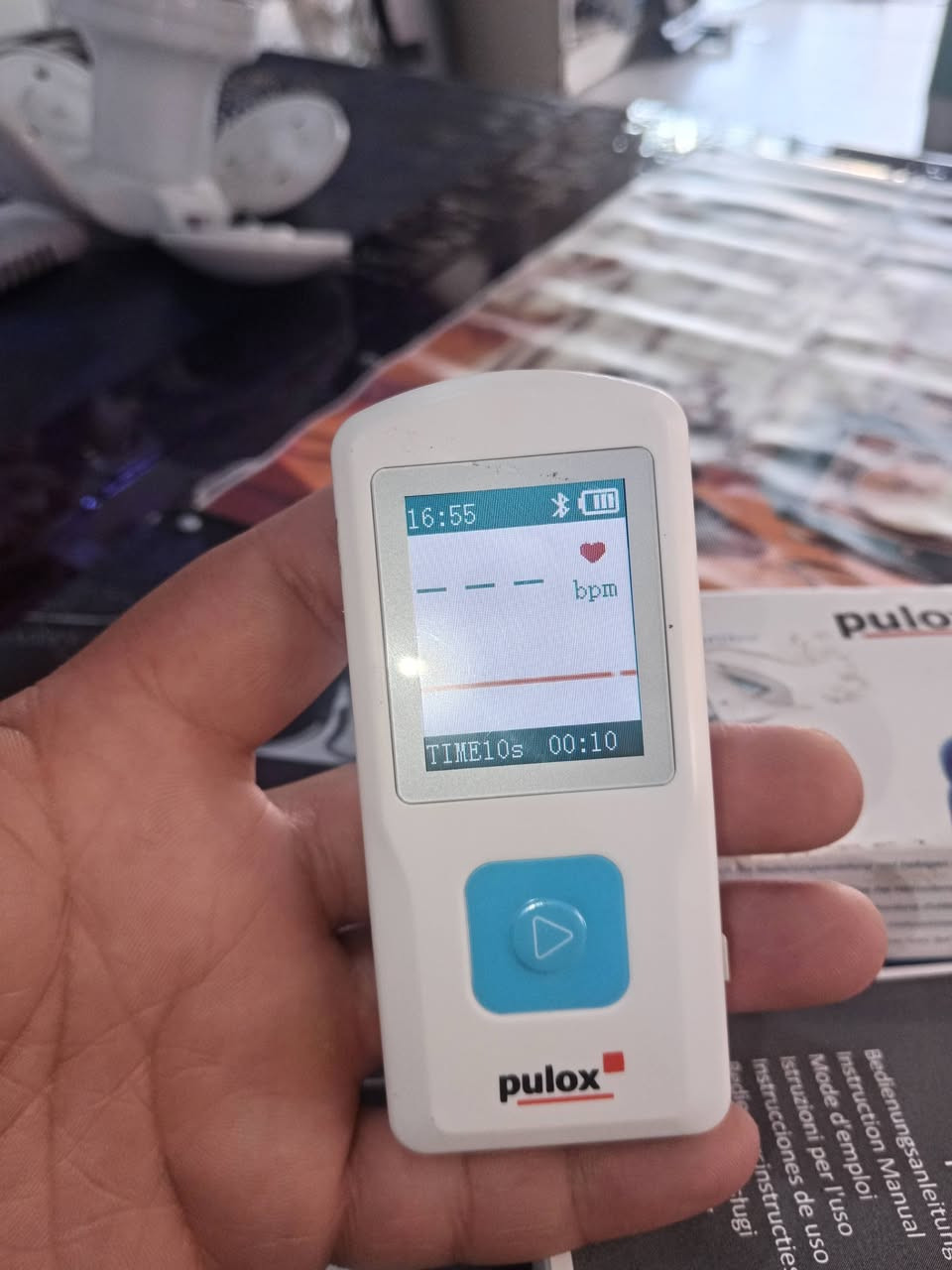 شاشة جهاز Pulox PM10: هذا الجهاز هو شاشة تخطيط قلب محمولة وقابلة للارتداء.الميزات الرئيسية: يتيح الجهاز فحص، تسجيل، وتحليل بيانات تخطيط القلب (ECG) في أي وقت وفي أي مكان، مع إمكانية نقل البيانات إلى الهاتف الذكي عبر التطبيق أو إلى الكمبيوتر.الاستخدام: الجهاز مناسب للاستخدام المنزلي والفردي، ويساعد في الوقاية المبكرة من أمراض القلب والأوعية الدموية.


**إذا كنت صاحب هذا الإعلان وتريد حذفه لأي سبب، رجاءا أرسل رسالة إلى الدعم الفني**