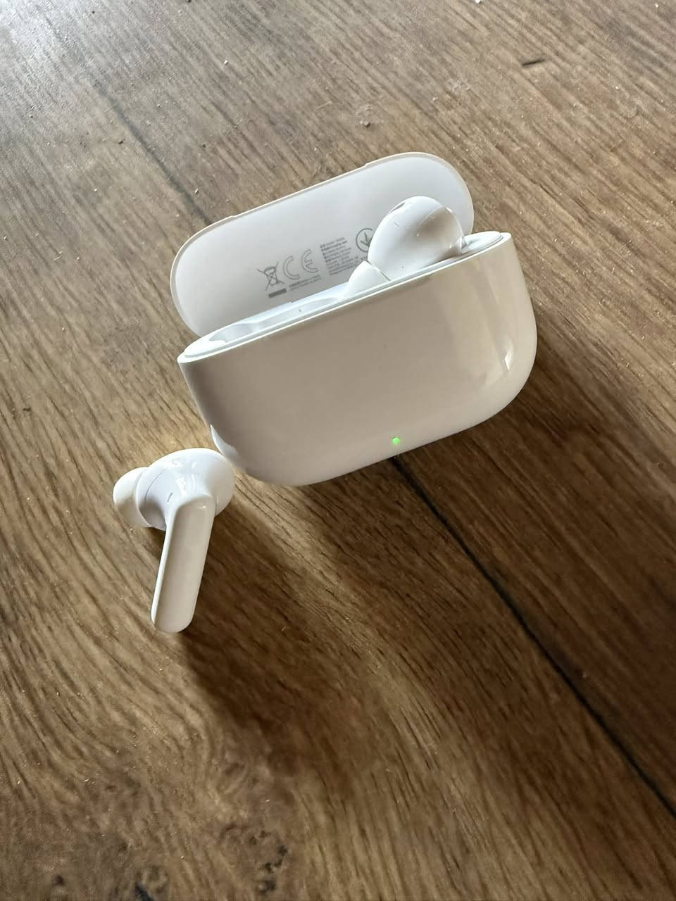 سماعات هواوي 
HUAWEI Free buds  SE 4 ANC
بعدها داخل الضمان استخدام يومين فقط
قيم بما يرضي الله وخذها 
***********
بغداد البياع يوجد توصيل
