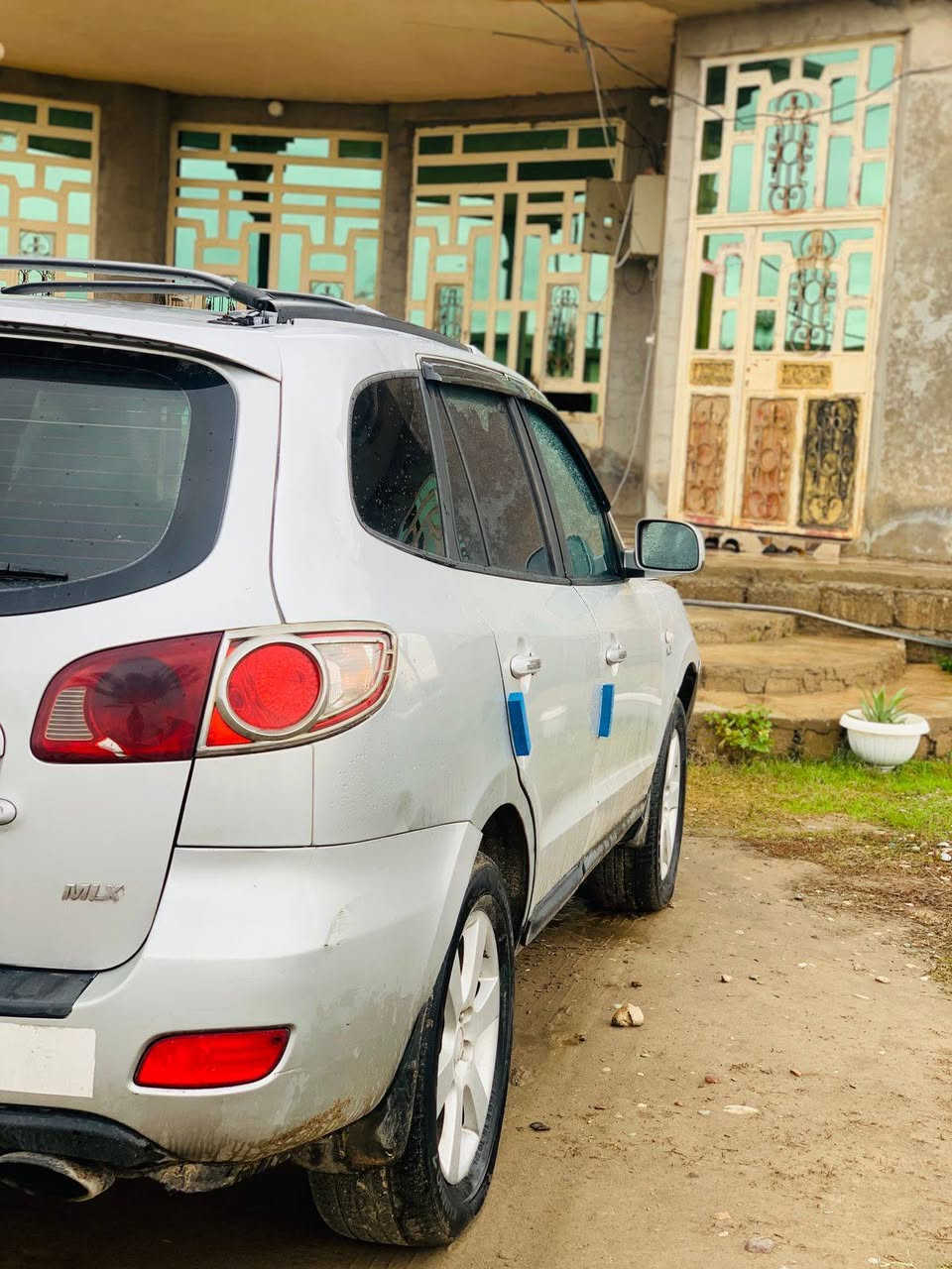 السلام عليكم
للبيع سنتافي 

موديل 10 

كير محرك شرط محرك كاز

صدر شرط 

تايرات نص عمر 

سبعه راكب 

كشنات جلد 

السعر 43 وبيها مجال حك الجيه 

ويرهم مراوس بمكصوص فقط 
مكاني بيجي

***********
