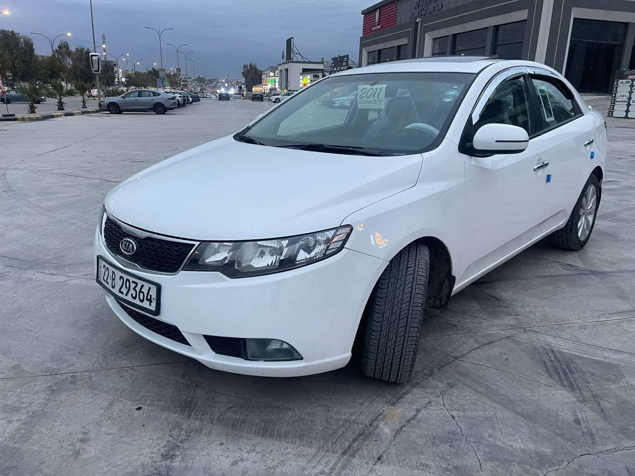 اسلام وعليكم سيراتو 2011فول مواصفات شفتات  استيرن بصمة تشغيل بصمة ابواب  كير 6نمر و3انظما شفتات وعادي وتوماتيك سلايت كابون بانزين اشاير ترحيب فول واحد عل واحد رقم اربيل كابون بانزين سياره  بيها جاملغ يمين امامي صبغ بدون دواخل رش و دواير خلف مصلحات وبيا مكانات بارد ***********
