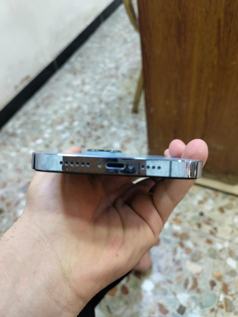السلام آيفون 13برو ماكس لون بحري نادر نضيف بدون كارتونه بس واير شاحن ويا وطيك شاحنه اصليه من ابل سرعه شحن ممتازه سعر750 وبي مجال للطيبين رقمي للتفاصيل اكثر ***********
