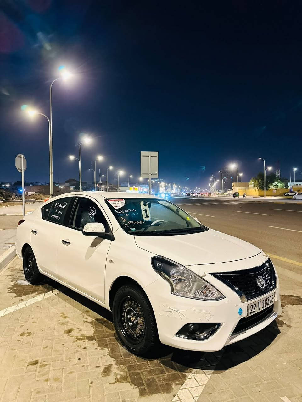 سلام عليكم نيسان سني مديل 25 هندي زيرو السياره ماشيه 8 الف السياره جديده بلكاتون دوشمه عام كشنات نحله ارضيه مدوشمه السياره كلش جديده بيها بارد بلباب الخلفي فقط السعر 129 مكاني بصره رقم ***********
