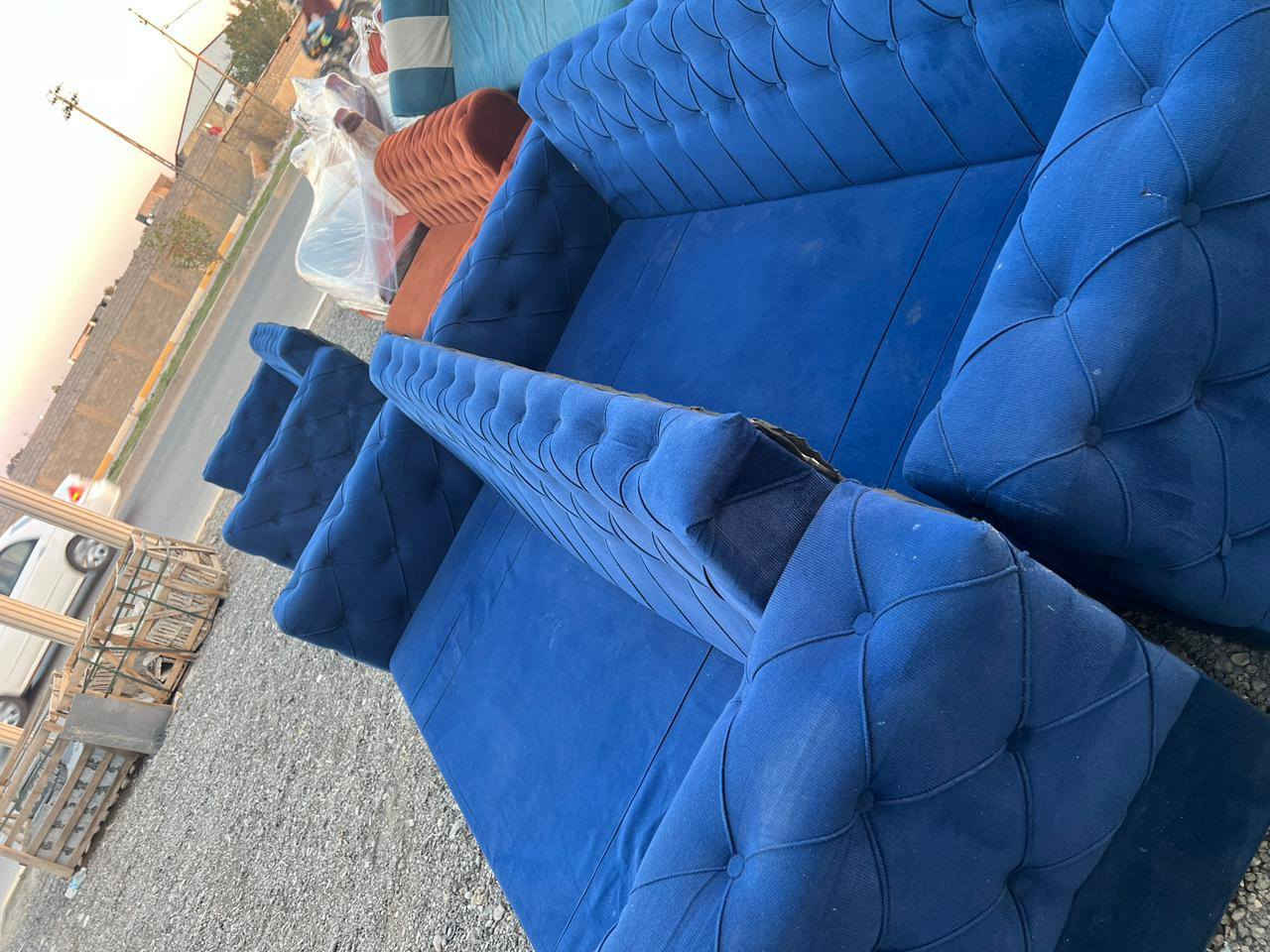 سلام عليكم
تم وصول حاويات قنفات وديوان باله تركي وايضا جديد 
مكانهن كربلاء مفرگ العطيشي
بأسعار مناسبة
***********
