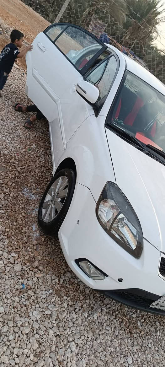 السلام عليكم كية ريو 12
1600
حدادية جديدة
تخم تايرات 
تبريد 
 السعر 78
للتواصل ***********
مكاني مشخاب
