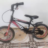 بسكليت • أبيض • أحمر