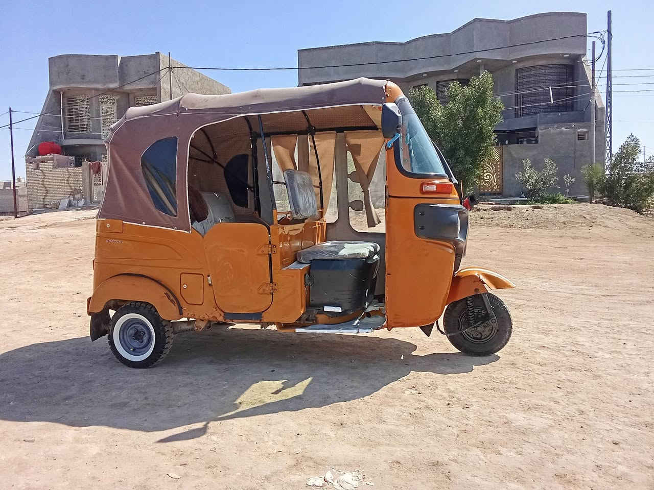 السلام عليكم تكتك موديل 2021 رقم وسنويه بابل كشر كفاله من الضربه والمعجون مكينه كفاله من التنقيص والتبخير تخم تاير جديد كهربائيات شغاله مكاني بابل القاسم السعر  6700 وبيها مجال بسيط الرقم *********** غير متواجد على الفيس
