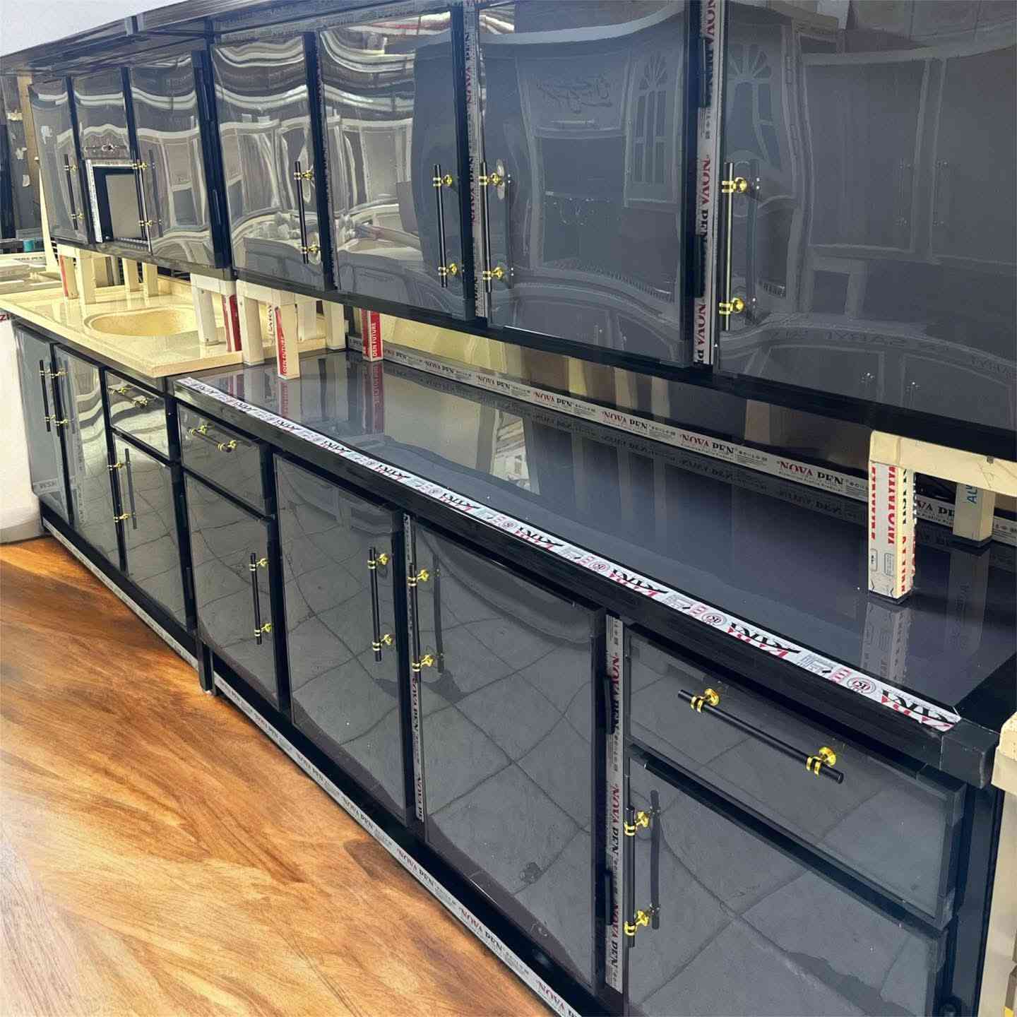 #كاونترات  حسب الطلب محشي خشب
مع ضمان صيانه لمدة 3 سنوات 
اسعار تنافسيه 🔥🔥 
متوفر استندرات 2متر ارضي مع ملحق  
 مع سنك متر ونص مرمر.    
رقم واتساب /***********
#للجميع 
@إشارة 
#يوجد_نضام_قسط 
#محاويل_المكان_قرب_المدرسة_اكادمية 
#المعرفة_الاهلية
