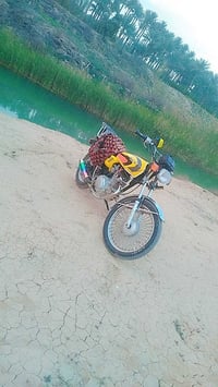 دراجة لبيع السعر ٤٠٠مية الشراي يتصل عل رقم 07884127286