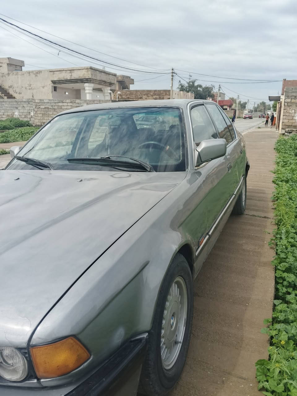 لبيع السيارة بي ام مكينه وحداديه جديد تخم تاير جديد باتري جديد السياره صبق حزام بدون حادث اشرط التحويل رقم كركوك لماني سنويه عضم عاج مشروع وطني السعر 35 وبيها مجال (***********)
