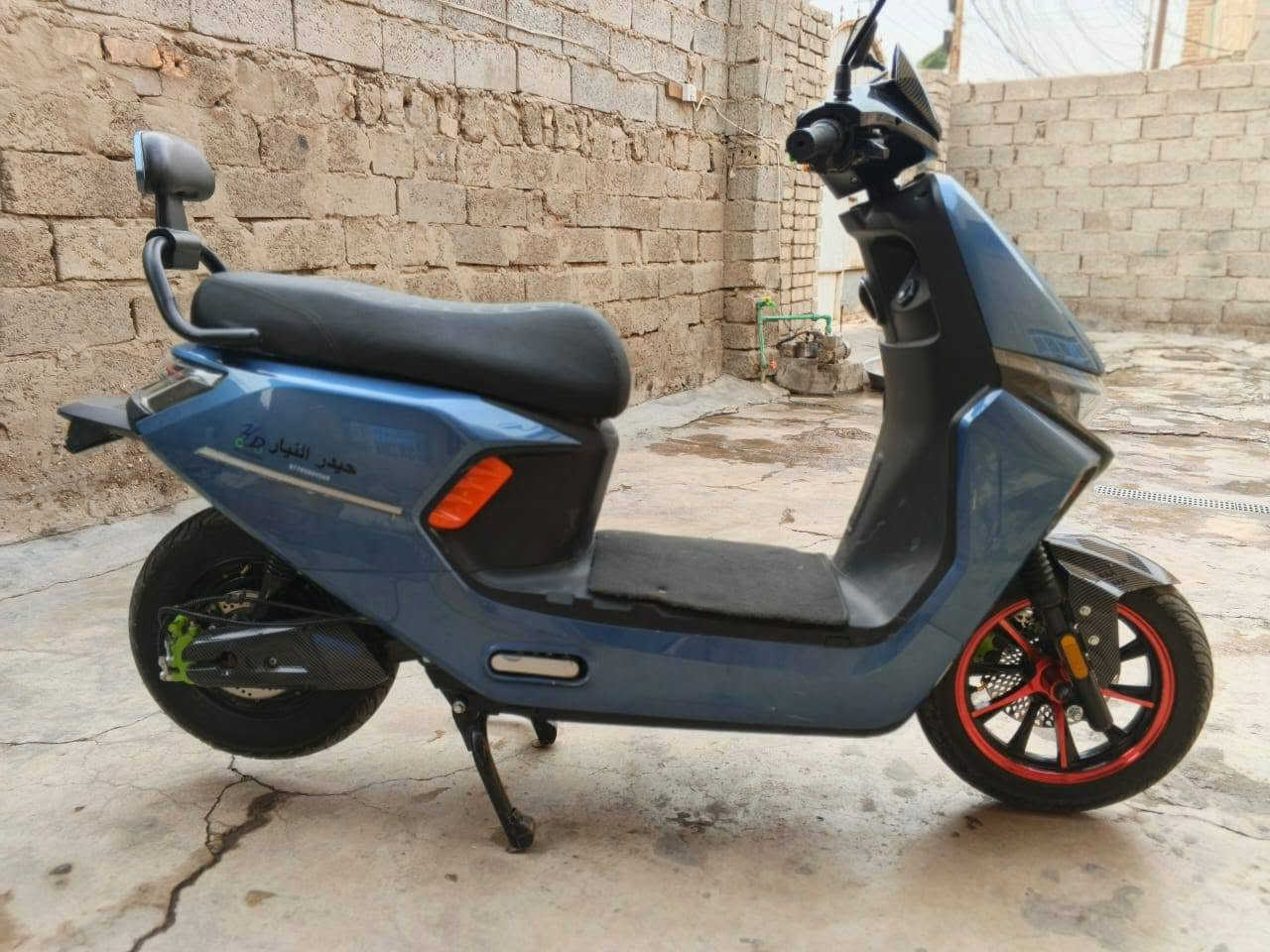 سلام عليكم 

دراجه شحن 
عوزه بس بطاريات
فقط دراجه نضيفه جدا
سعر 350 
وبيه مجال حك جيه
بغداد/المعامل 
لتواصل ***********
