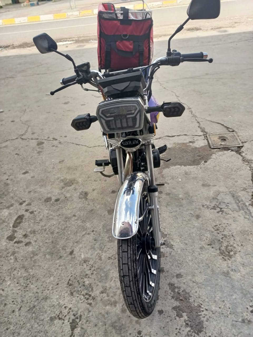 سلام عليكم سيفان 25شرط مامفتوح السعر 800 وبي مجال الطيبين وحياكم الله 078 758 8521 5
