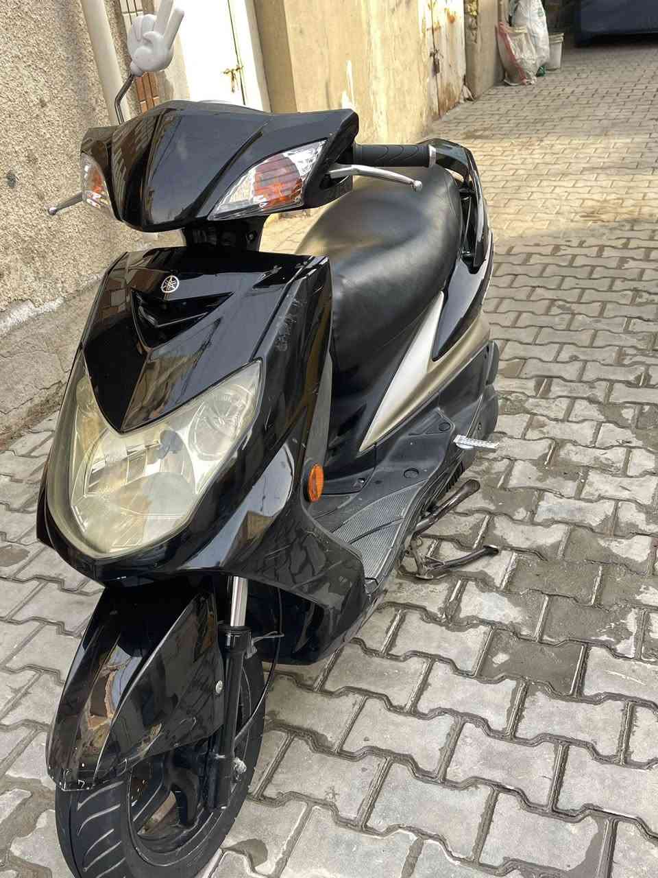 إلسلام عليكم اخوان دراجه سكنس فحل نوزل خطين طلاعات فئه الكولد اعلى فئه دراجه رمبه اوراق موجوده كفاله عامه وختم واحد دراجه 
مكاني : بغداد الحرية 
***********
