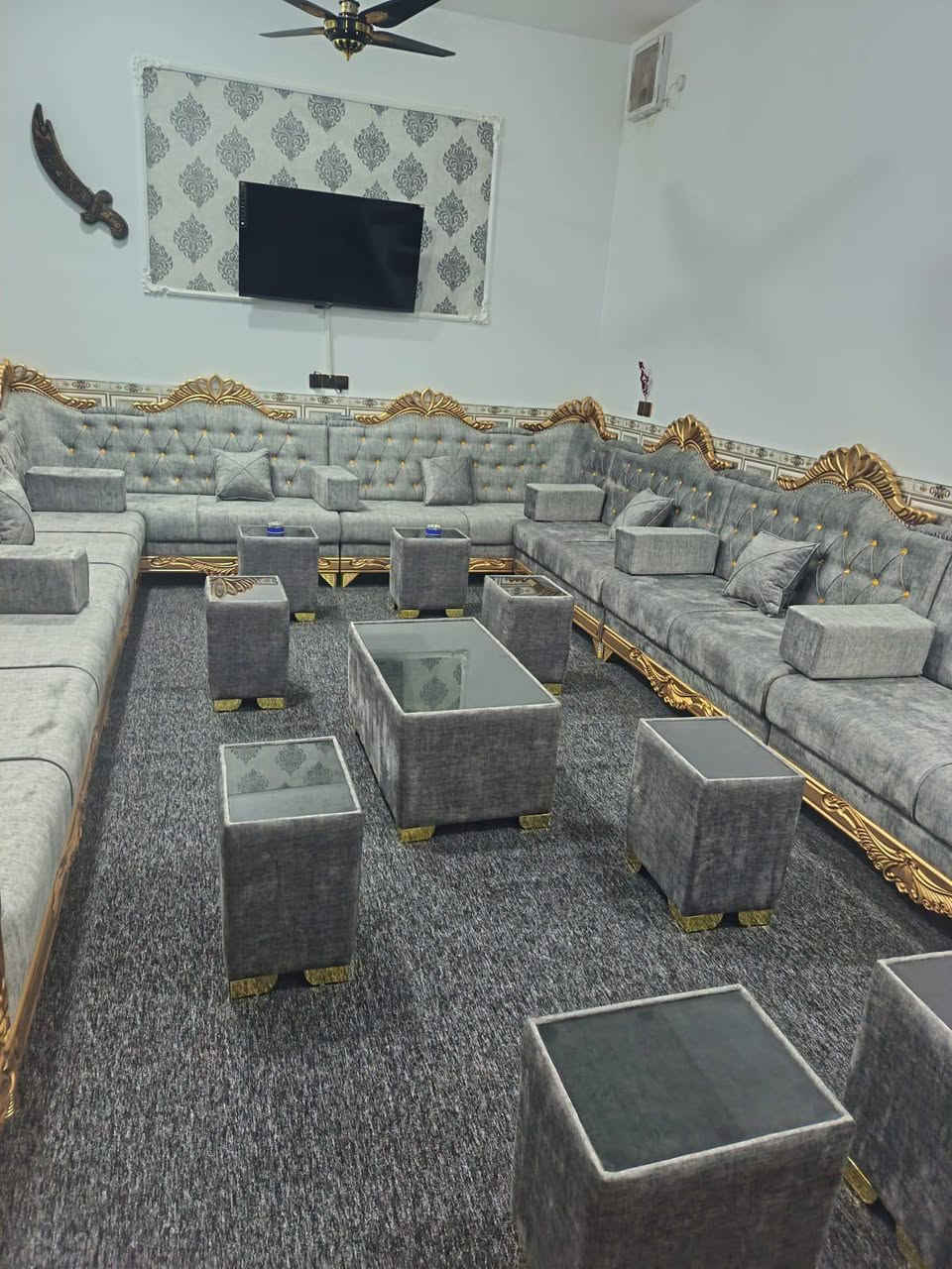 السلام عليكم متابعين صفحة معمل ومعرض الملكي اللقنفات ولدواوين 
يقدم لكم اسعار  تنافسيه
ملاحظه تفاصيل العمل خشب روسي انجين 
مقعد بلاويد اسود او ابيض حسب طلب الزبون 
عملنا لكافه الموديلات ودواوين 
 مع كل ديوان هديه طبله  كبيره و كوشات من المعمل 
ويوجد لدينا مندوب لاخذ القياسات 
العنوان/ القائم /الحولي /قرب معمل غاز القائم *********** /*********** ابواحمد
